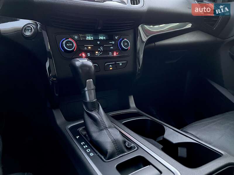 Внедорожник / Кроссовер Ford Escape 2017 в Киеве