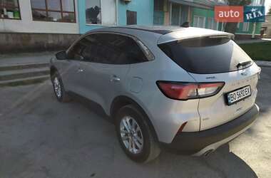 Внедорожник / Кроссовер Ford Escape 2019 в 