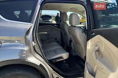 Внедорожник / Кроссовер Ford Escape 2017 в 