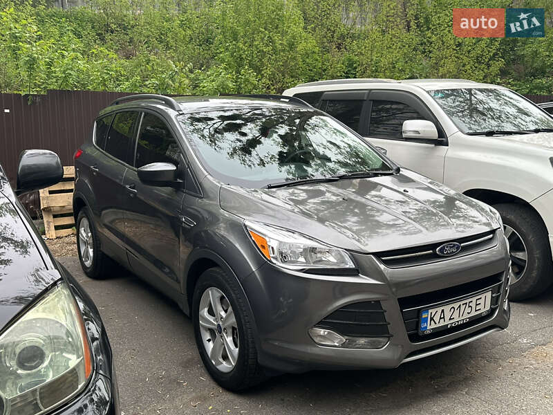 Позашляховик / Кросовер Ford Escape 2014 в 
