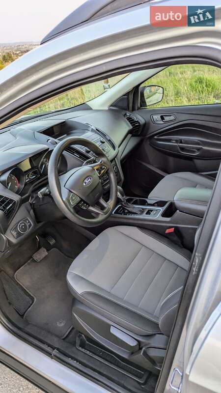Внедорожник / Кроссовер Ford Escape 2018 в Ровно