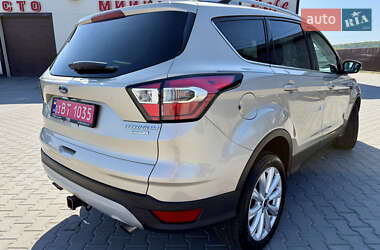 Позашляховик / Кросовер Ford Escape 2017 в 