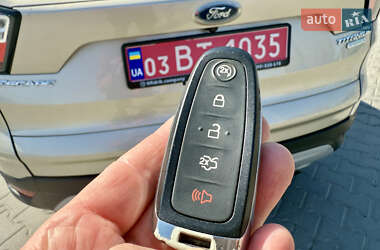 Позашляховик / Кросовер Ford Escape 2017 в 