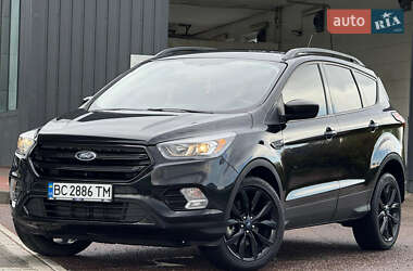 Позашляховик / Кросовер Ford Escape 2019 в 