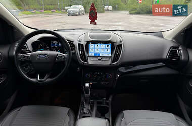 Позашляховик / Кросовер Ford Escape 2019 в 