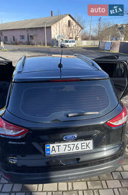 Позашляховик / Кросовер Ford Escape 2014 в 