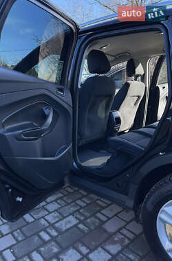 Позашляховик / Кросовер Ford Escape 2014 в 