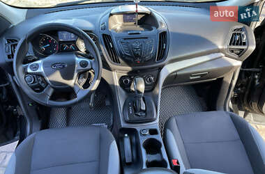 Позашляховик / Кросовер Ford Escape 2014 в 