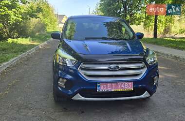 Внедорожник / Кроссовер Ford Escape 2017 в 