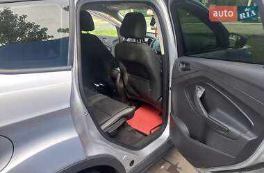 Внедорожник / Кроссовер Ford Escape 2016 в Броварах