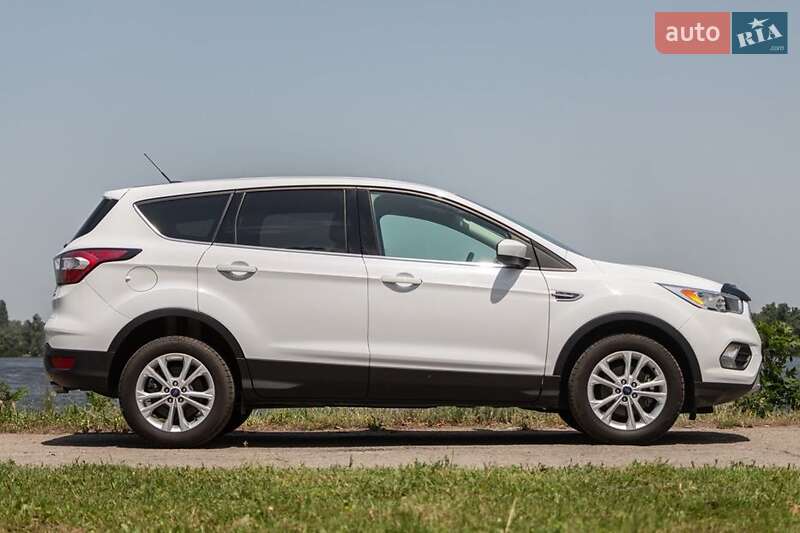 Внедорожник / Кроссовер Ford Escape 2016 в Львове фото 3 Внедорожник / Кроссовер Ford Escape 2016 в Львове