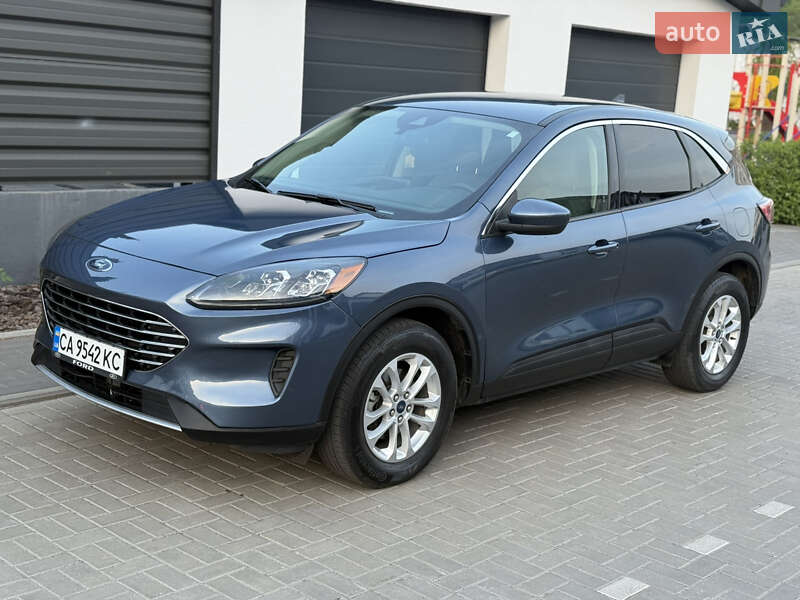 Внедорожник / Кроссовер Ford Escape 2020 в Черкассах
