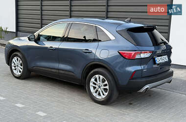 Внедорожник / Кроссовер Ford Escape 2020 в 