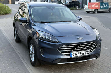 Внедорожник / Кроссовер Ford Escape 2020 в 