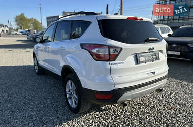 Внедорожник / Кроссовер Ford Escape 2016 в 