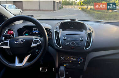Внедорожник / Кроссовер Ford Escape 2018 в 