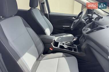 Внедорожник / Кроссовер Ford Escape 2019 в 