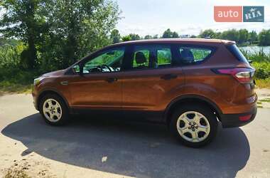 Позашляховик / Кросовер Ford Escape 2016 в 
