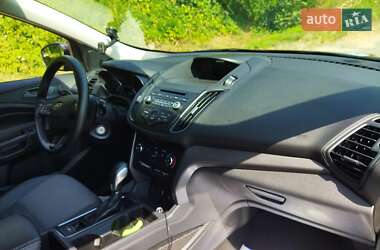 Позашляховик / Кросовер Ford Escape 2016 в 