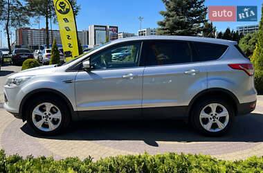 Внедорожник / Кроссовер Ford Escape 2016 в 