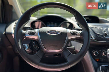Внедорожник / Кроссовер Ford Escape 2016 в 