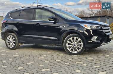 Позашляховик / Кросовер Ford Escape 2018 в 