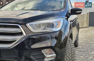 Позашляховик / Кросовер Ford Escape 2018 в 