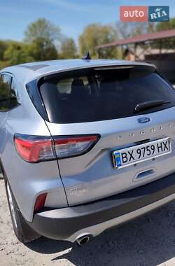 Позашляховик / Кросовер Ford Escape 2022 в 
