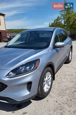 Позашляховик / Кросовер Ford Escape 2022 в 