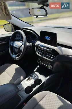 Позашляховик / Кросовер Ford Escape 2022 в 