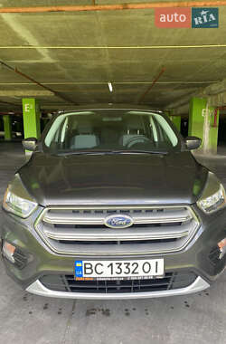 Внедорожник / Кроссовер Ford Escape 2016 в 