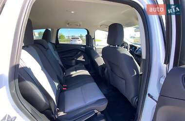 Внедорожник / Кроссовер Ford Escape 2018 в 