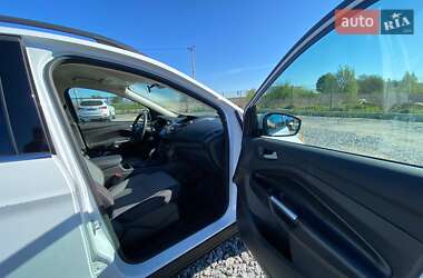Внедорожник / Кроссовер Ford Escape 2018 в 