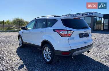 Внедорожник / Кроссовер Ford Escape 2018 в 