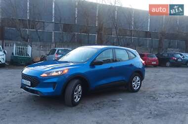 Внедорожник / Кроссовер Ford Escape 2021 в 