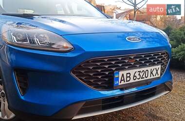 Внедорожник / Кроссовер Ford Escape 2021 в 
