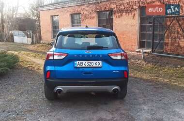 Внедорожник / Кроссовер Ford Escape 2021 в 