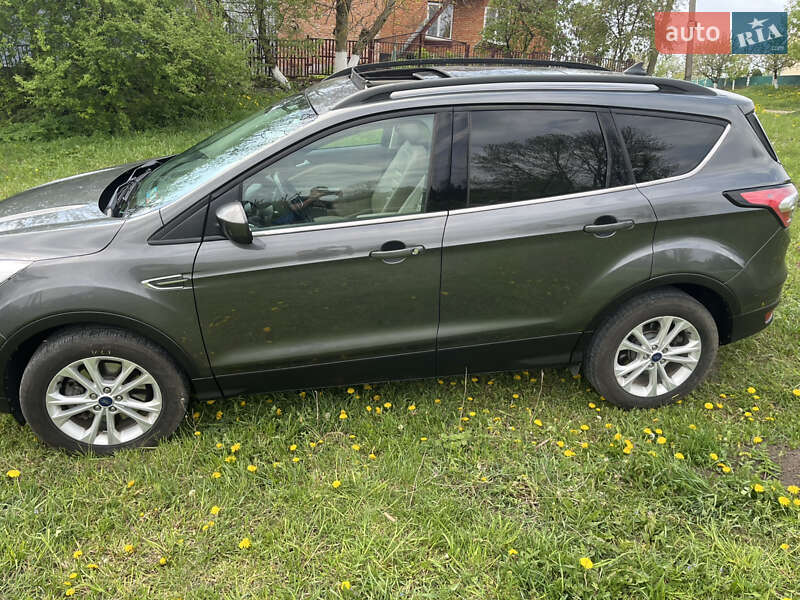Внедорожник / Кроссовер Ford Escape 2017 в Тернополе