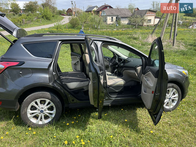 Внедорожник / Кроссовер Ford Escape 2017 в Тернополе