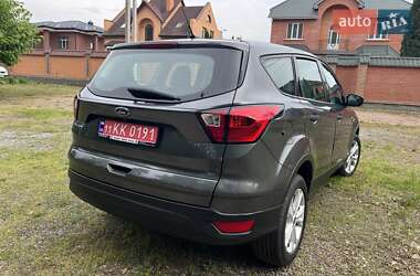 Позашляховик / Кросовер Ford Escape 2019 в 