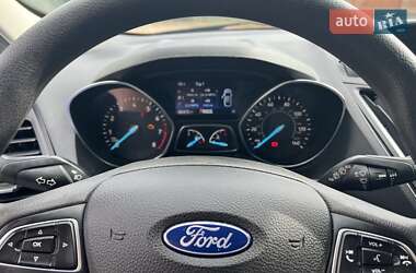Позашляховик / Кросовер Ford Escape 2019 в 