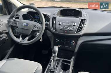 Позашляховик / Кросовер Ford Escape 2019 в 