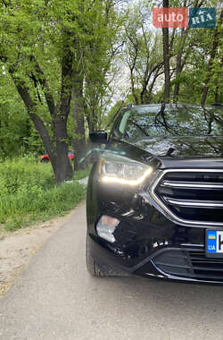 Внедорожник / Кроссовер Ford Escape 2017 в 