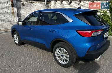 Позашляховик / Кросовер Ford Escape 2020 в 