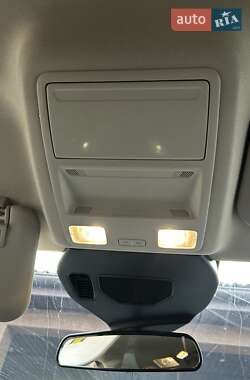 Позашляховик / Кросовер Ford Escape 2020 в 