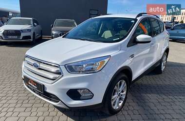 Внедорожник / Кроссовер Ford Escape 2018 в 
