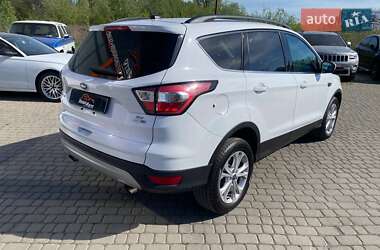 Внедорожник / Кроссовер Ford Escape 2018 в 