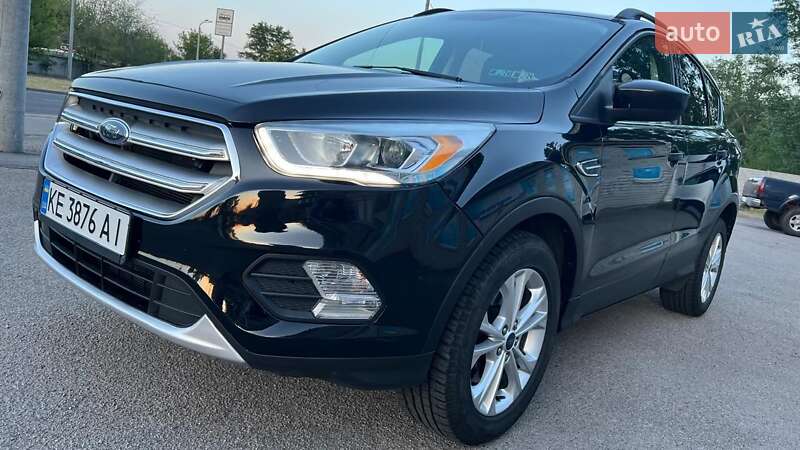 Внедорожник / Кроссовер Ford Escape 2016 в Днепре