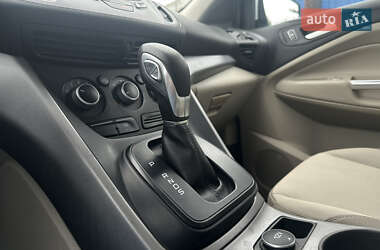 Внедорожник / Кроссовер Ford Escape 2014 в 