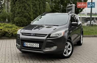 Позашляховик / Кросовер Ford Escape 2015 в 